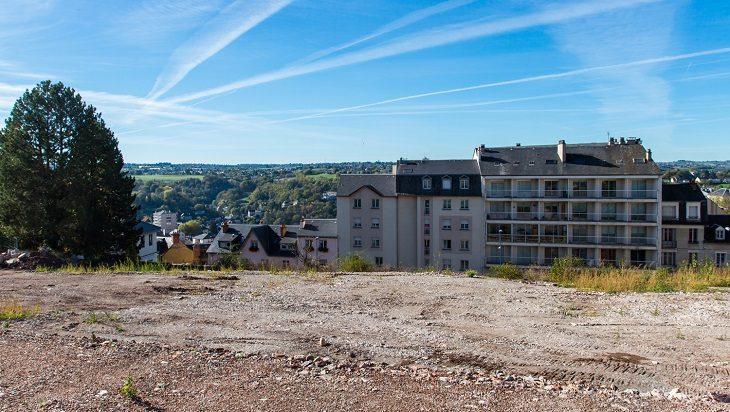 Vue vers le sud ouest, depuis le terrain de la future résidence